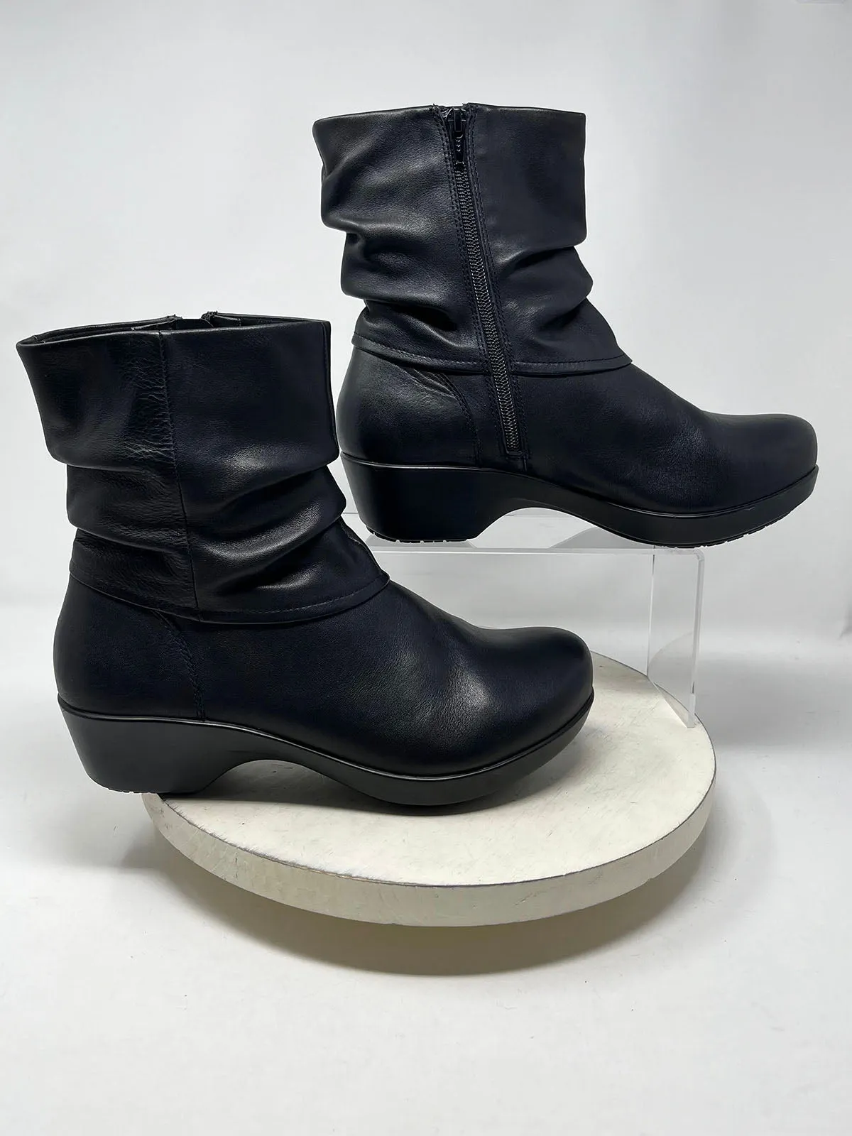 Abeo Größe 9,5 Schwarze Leder Boots mit Rüschen