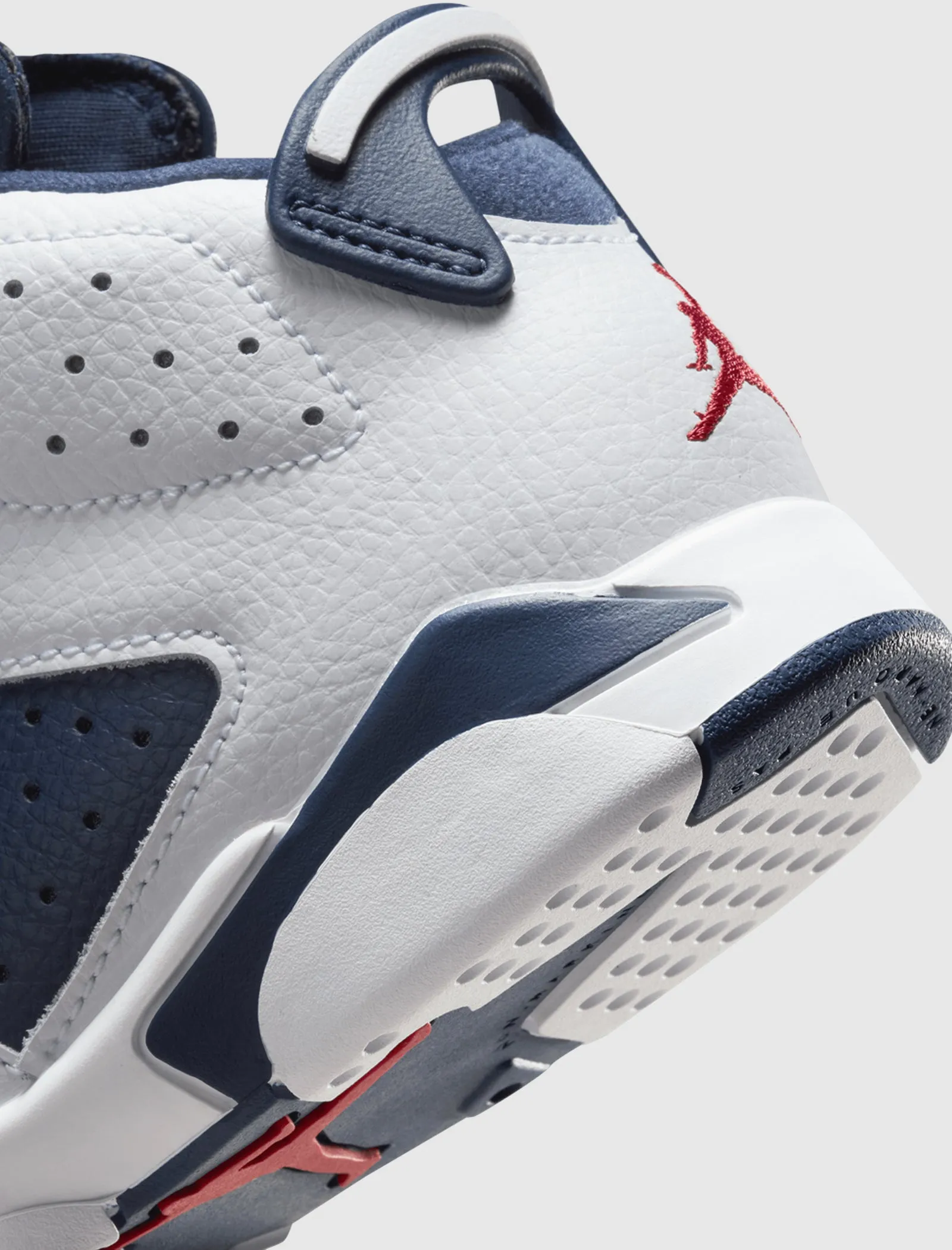 AIR JORDAN 6 RETRO 