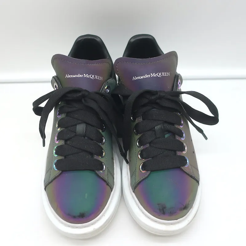 Alexander McQueen Irisierende Übergroße Sneakers Lila/Schwarz Größe 35.5 D