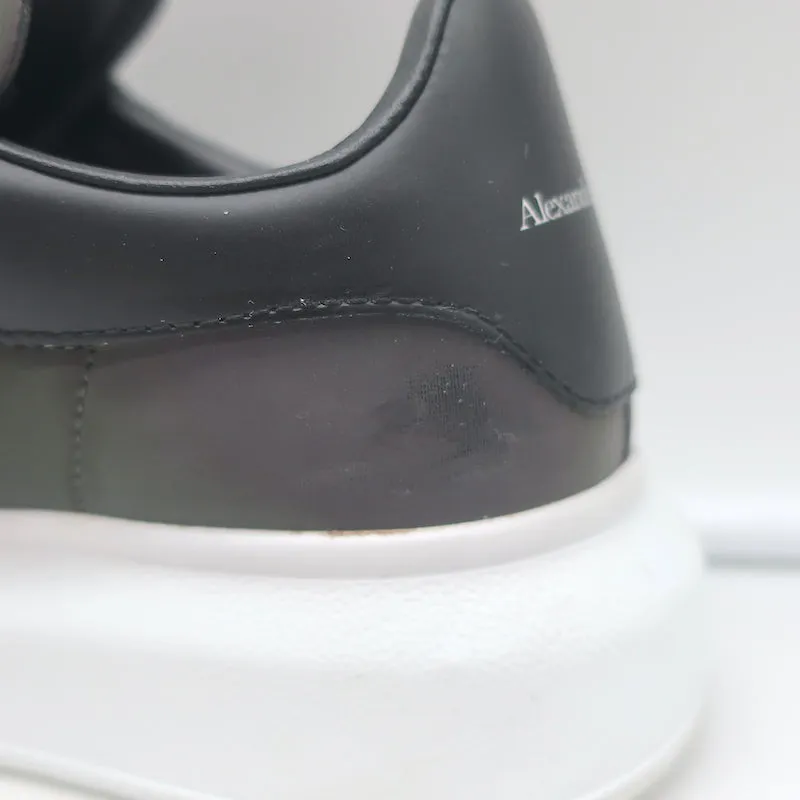 Alexander McQueen Irisierende Übergroße Sneakers Lila/Schwarz Größe 35.5 D