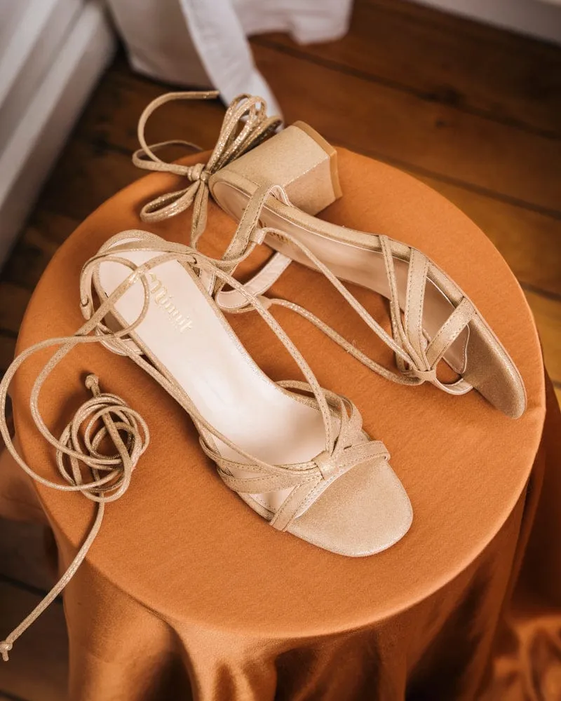 Alissa Vegane Sandalen mit Absatz aus recyceltem Getreide | Gold