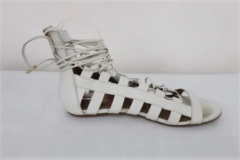 Aquazzura Amazon Gladiatoren-Sandalen Weißes Leder Größe 37.5 Schnürung Flache Schuhe