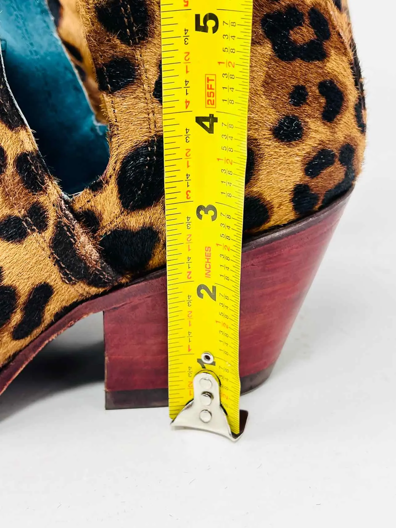 Ariat Größe 8,5 Natur/Braun-Schwarz Tierprint Rindleder AS IS Schuhe Knöchelstiefel