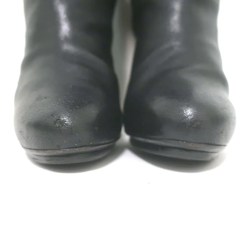 Balenciaga Kniehohe Plateau-Stiefel mit Schnallen-Detail in schwarzem genarbtem Leder Größe 38