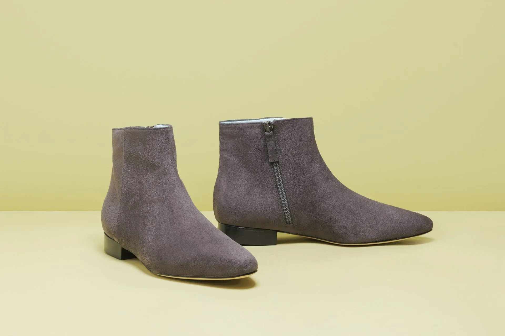 Chiara Vegane Wildleder Flache Knöchelstiefel | Grau