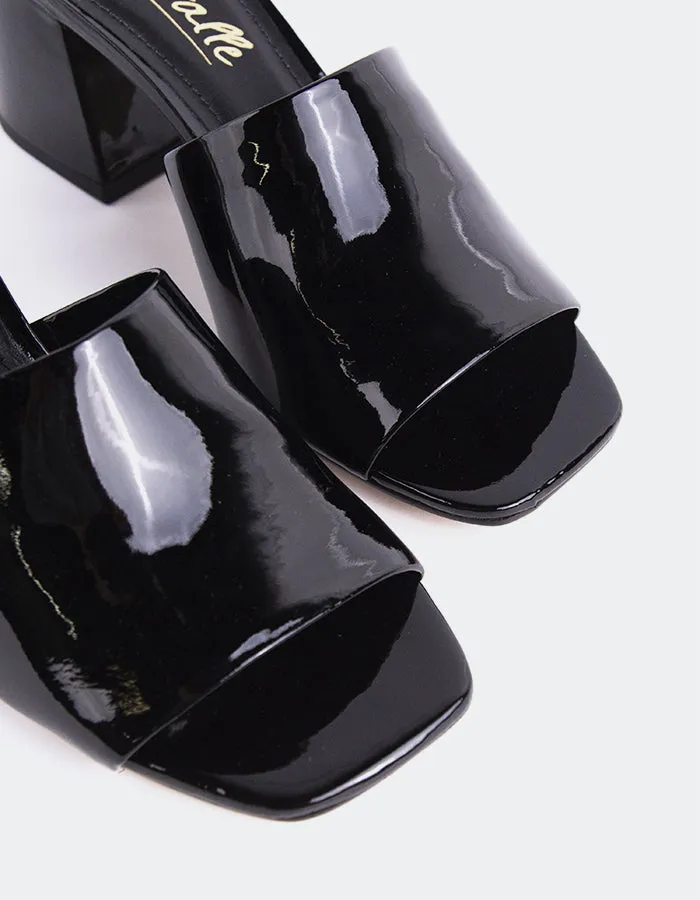 Clarabelle Lackleder in Schwarz
