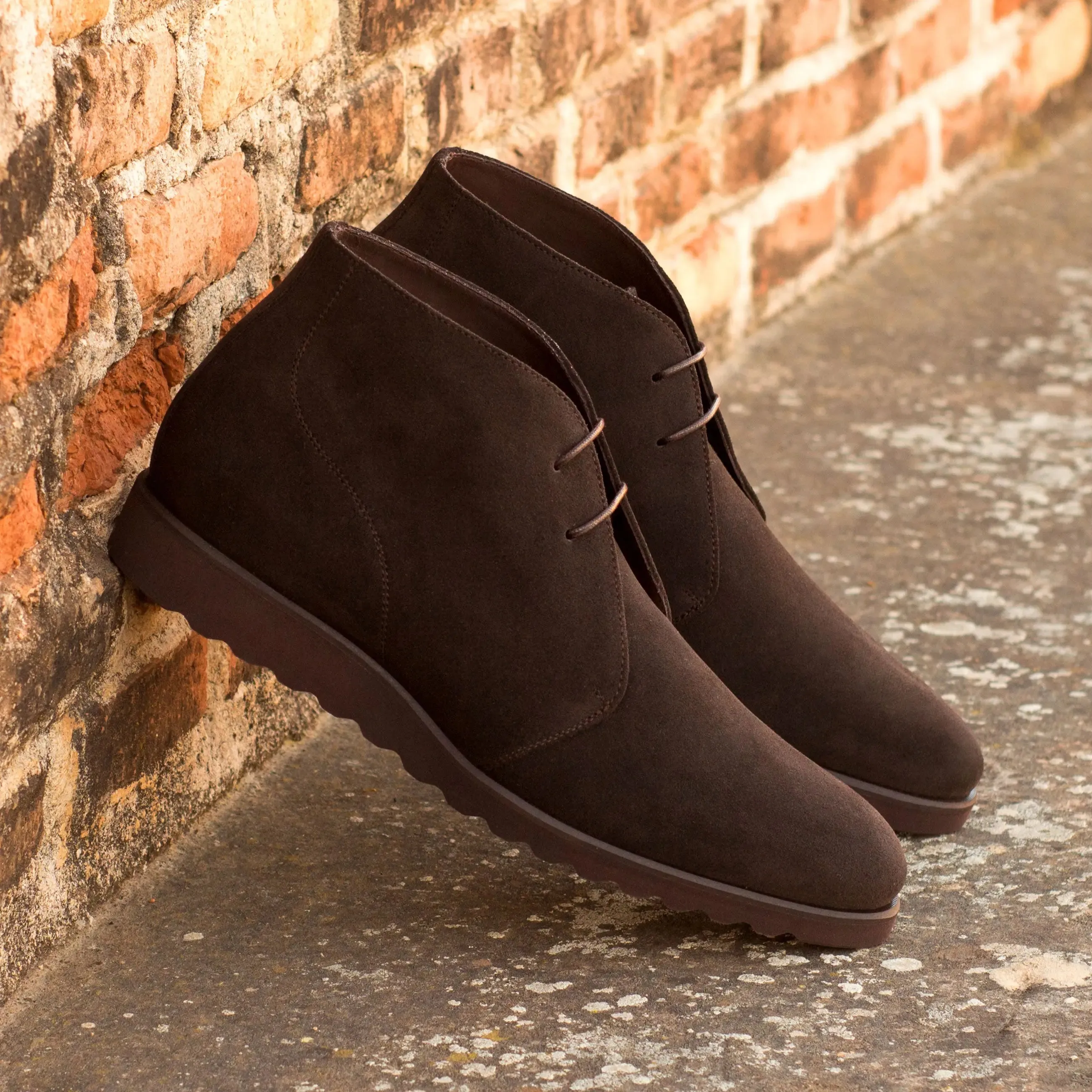 Dapperfam Schuhe DapperFam Vivace in Dunkelbraun Herren Luxus Wildleder Chukka