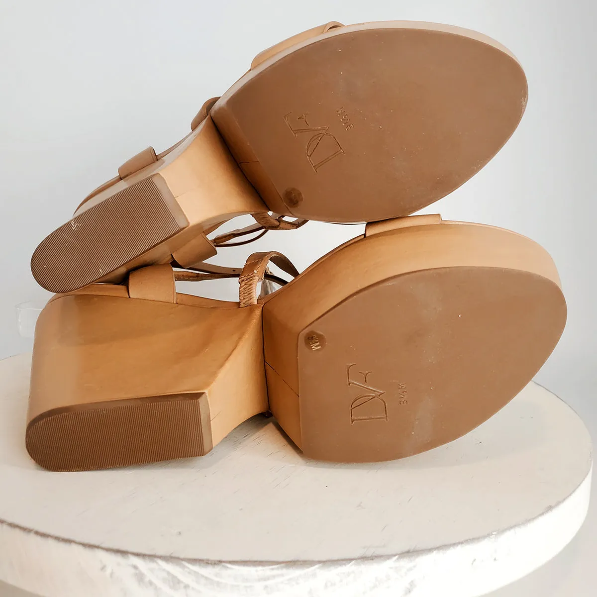 Diane Von Furstenberg Größe 8,5 Beige Riemchen Plateau-Sandalen NWOB