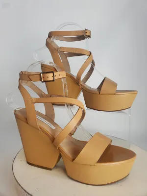 Diane Von Furstenberg Größe 8,5 Beige Riemchen Plateau-Sandalen NWOB