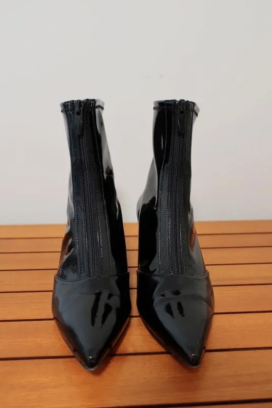Gianvito Rossi Stiefeletten mit Reißverschluss vorne 55 Schwarz Vinyl Größe 36.5 Kitten Absatz