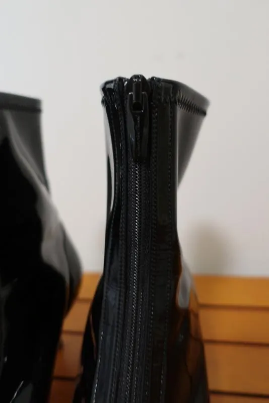 Gianvito Rossi Stiefeletten mit Reißverschluss vorne 55 Schwarz Vinyl Größe 36.5 Kitten Absatz