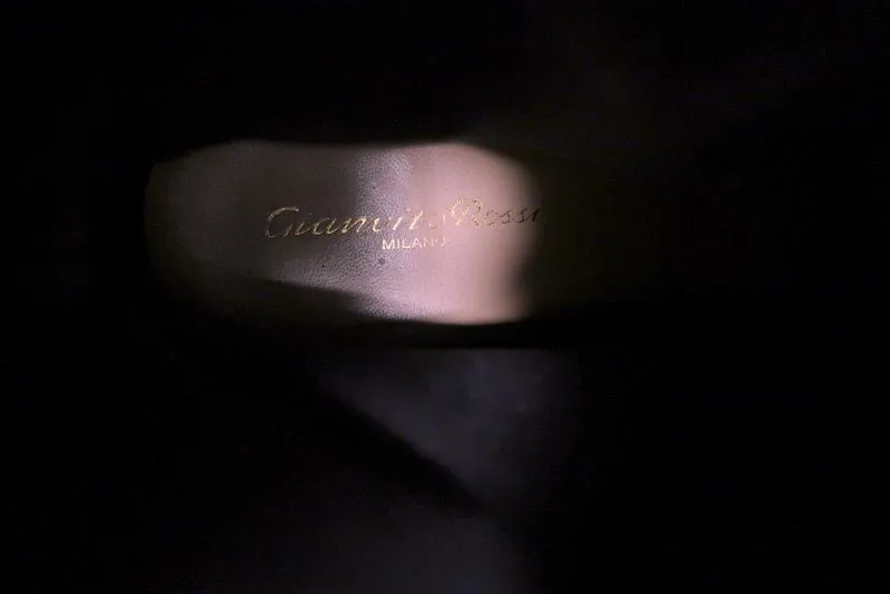 Gianvito Rossi Stiefeletten mit Reißverschluss vorne 55 Schwarz Vinyl Größe 36.5 Kitten Absatz