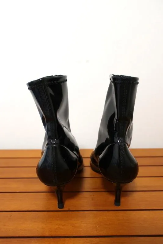 Gianvito Rossi Stiefeletten mit Reißverschluss vorne 55 Schwarz Vinyl Größe 36.5 Kitten Absatz
