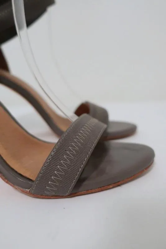 Joie Sandalen Elaine Grau Kreuzriemen Elastisch & Leder Größe 38.5 Offene Zehen Absatz