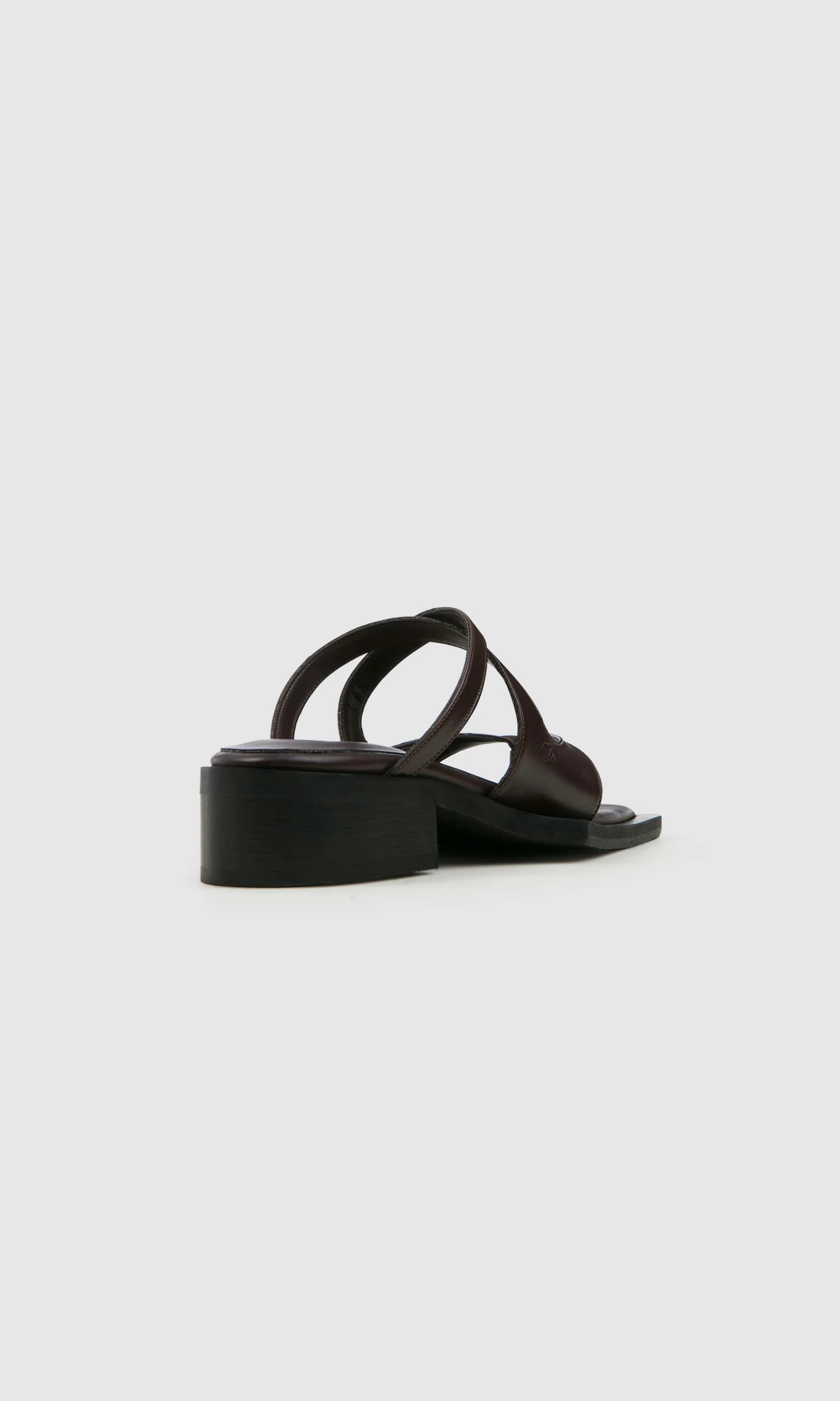 Karel Vegan Apple Leder Pantoffeln | Braun