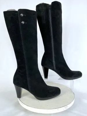 La Canadienne Größe 8 Schwarze Wildlederstiefel mit Knöpfen