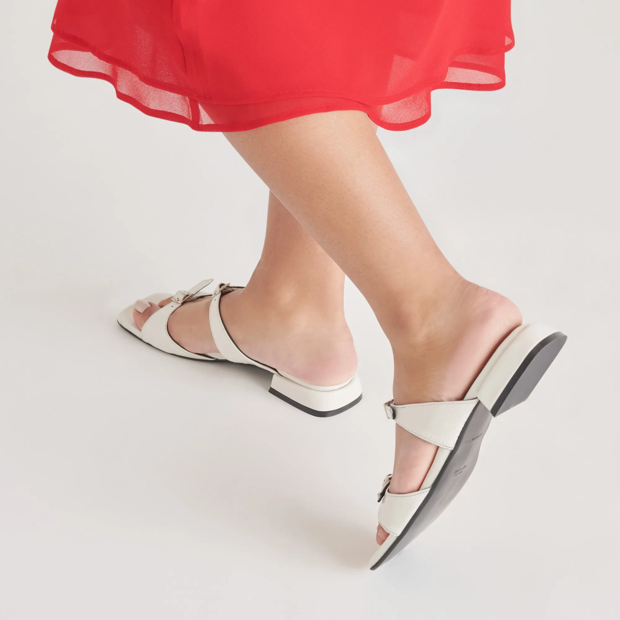 LAVERN SANDALEN OFF WHITE CRINKLE PATENT
