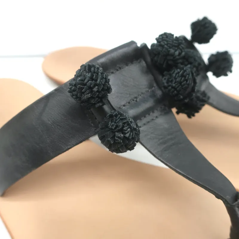 Loeffler Randall Pom Pom Tanga Sandalen Sosie Schwarz Leder Größe 7.5