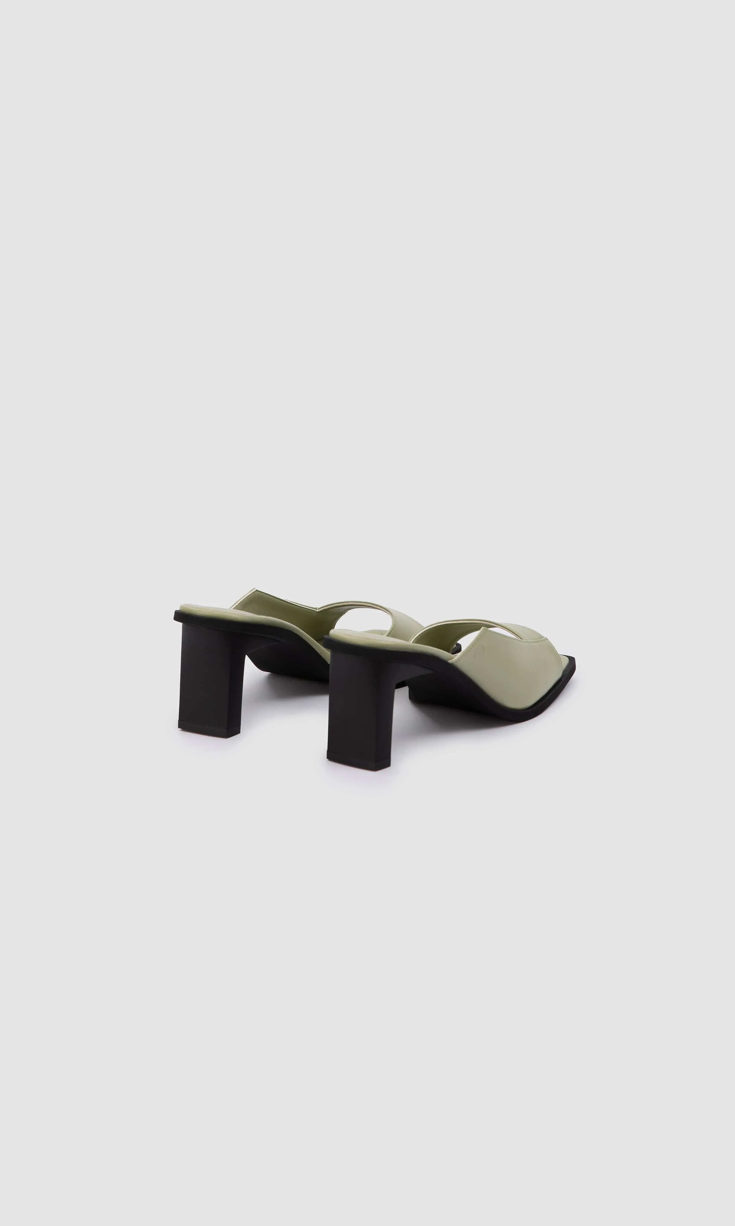 Lyn Vegan Apfel-Leder Mules | Salbeigrün