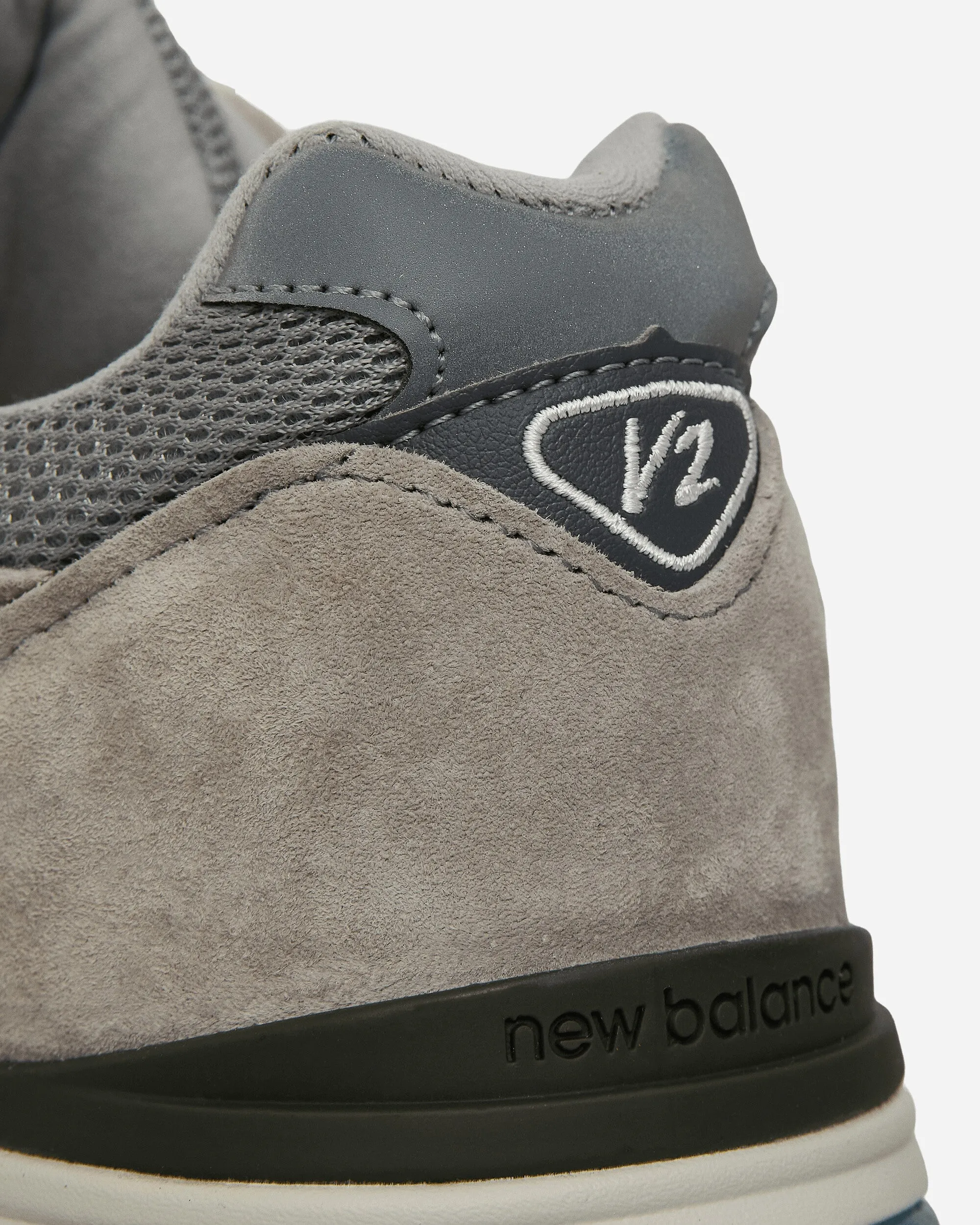 Hergestellt in UK 991v2 Sneakers Taube / Legierung / Silber