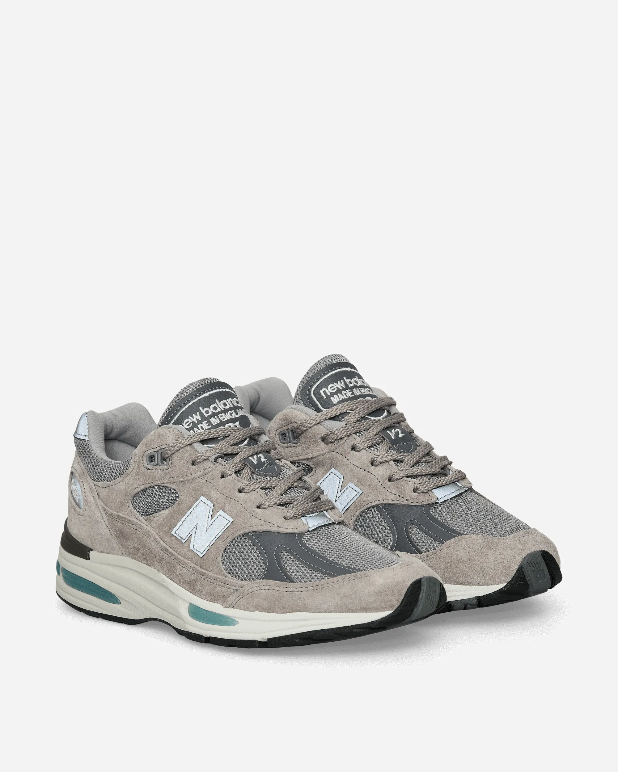 Hergestellt in UK 991v2 Sneakers Taube / Legierung / Silber