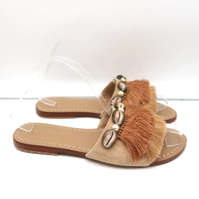 Mystique Muschel-verziertes Fransen-Slide-Sandalen Beige Wildleder Größe 7 NEU