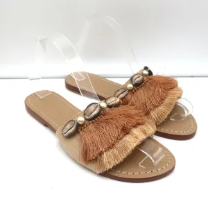 Mystique Muschel-verziertes Fransen-Slide-Sandalen Beige Wildleder Größe 7 NEU