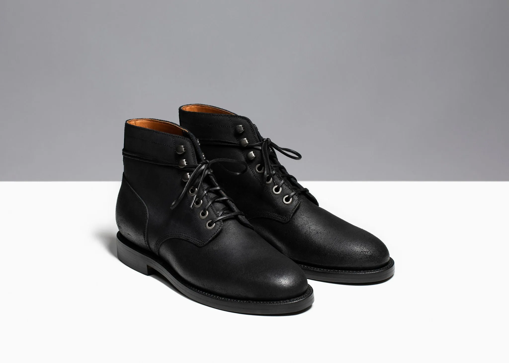 Nora Boot Black Wachs Commander