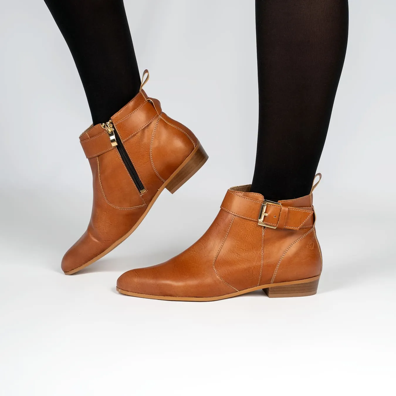 Olympe Damen-Vegane-Leder-Schnallenstiefel | Kamel