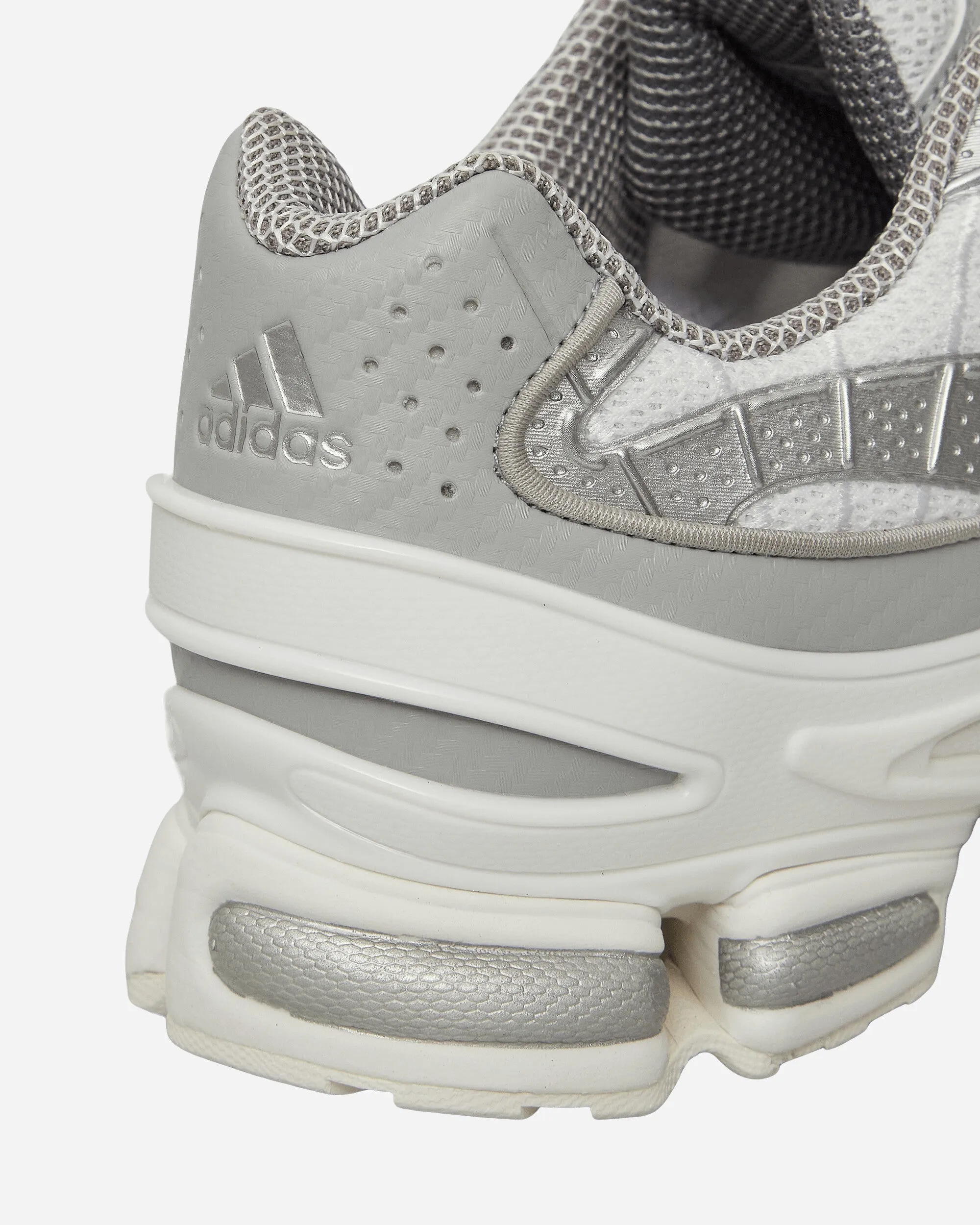 Ozweego Pro Sneakers Wolkenweiß / Silber Metallic / Basisweiß
