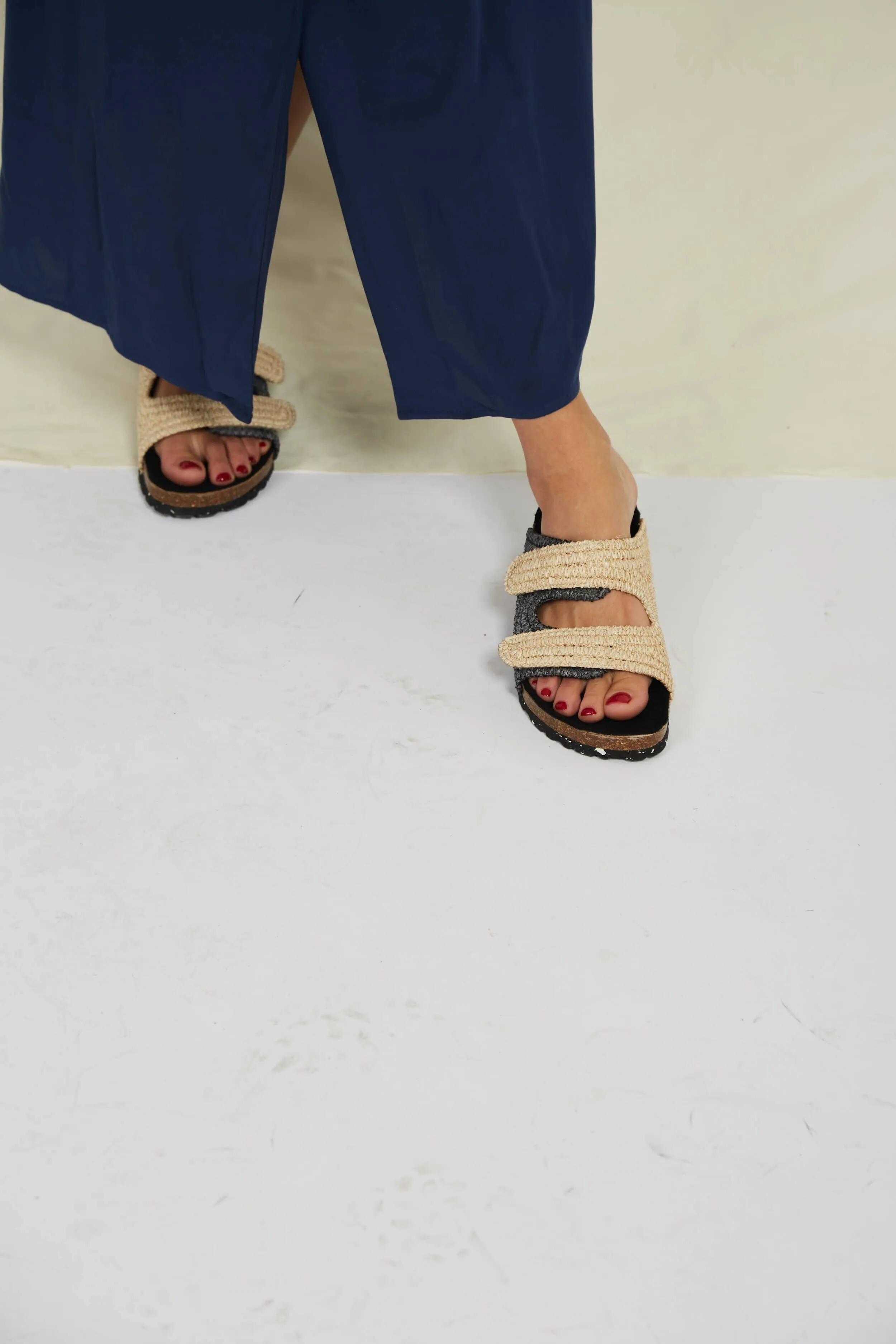 Pollenca Vegan Rafia Sandalen | Natur & Schwarz