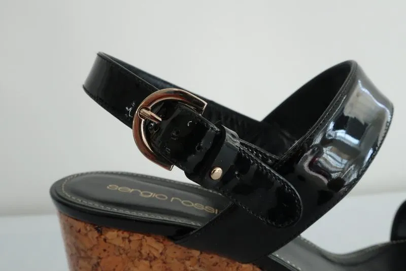 Sergio Rossi Lackleder Keilabsatz-Sandalen mit Korkplattform Größe 40