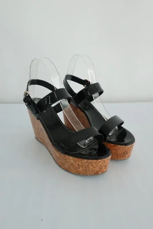 Sergio Rossi Lackleder Keilabsatz-Sandalen mit Korkplattform Größe 40