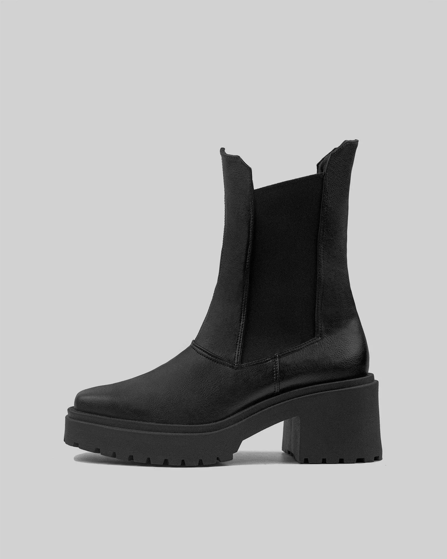Quadratische Chelsea-Stiefel aus veganem Traubenleder | Schwarz