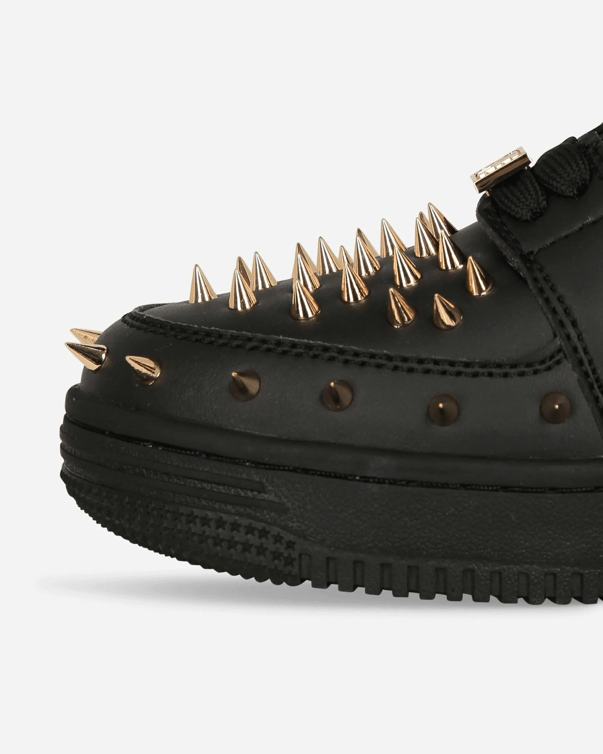 BAPE STA Low M1 Sneakers mit Nieten in Schwarz