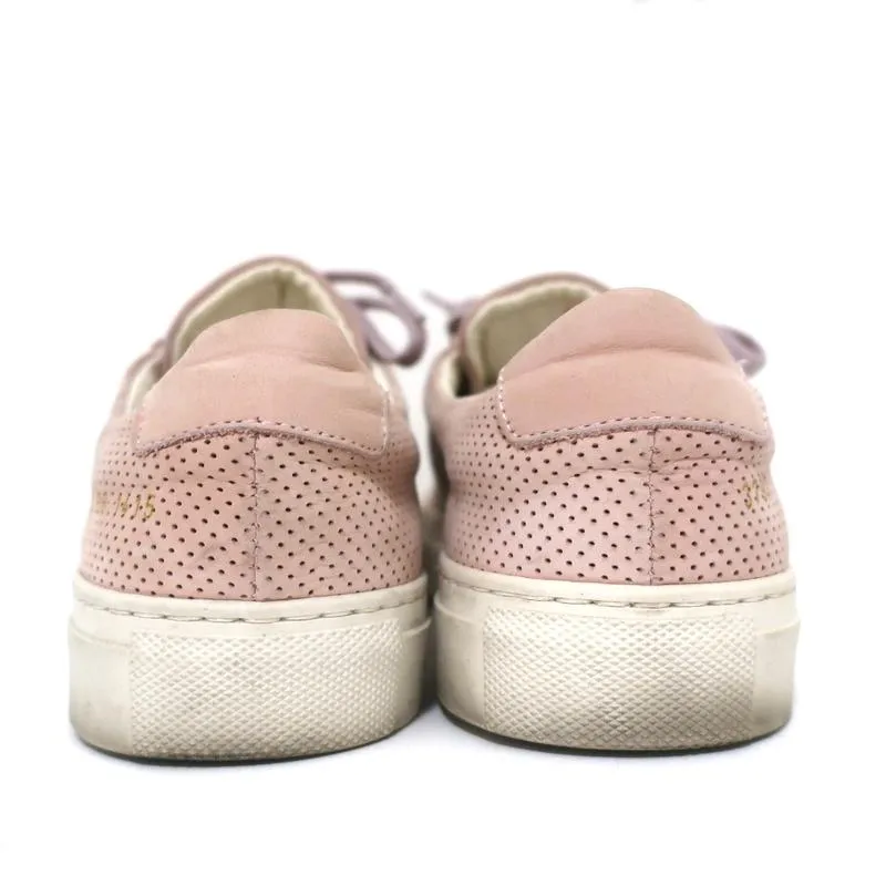 Damen Achilles Low Top Sneakers von Common Projects in Pink mit Perforiertem Wildleder Größe 38