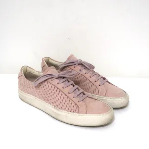 Damen Achilles Low Top Sneakers von Common Projects in Pink mit Perforiertem Wildleder Größe 38