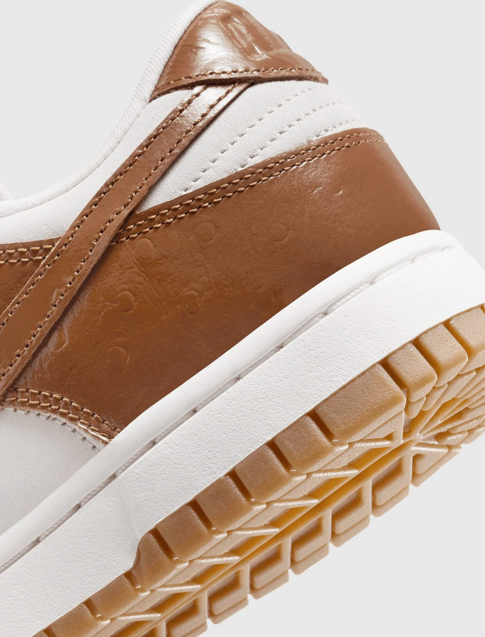 NIKE DUNK LOW LX FÜR DAMEN 
